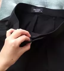 지금 살 쪄서 허리 31입는데 잘 맞아요! 길이도 잘 맞구요 근데 안쪽선 재단이 진짜 울