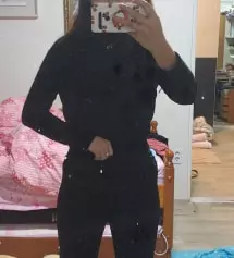 아니!! 이거 엄청 편해요 진짜 스트레칭해도 불편함이 한개도 없울 정도로 진짜 츄리닝