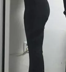 옷은 예뻐요... 옷은 진짜 예뻐요ㅠ 바지 재질도 매끈매끈해서 좋고 받자마자 왜 바지명