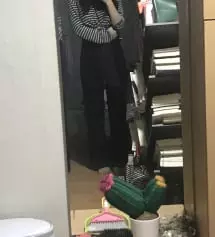 기장도 괜찮고 디자인도 괜찮아요!! 싼가격에 이정도면 좋은거같아요!
