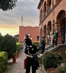 길이가 긴걸 시켰더니 긴감이 있어요~~그렇지만 아주 좋아요! 입으면 예뻐보이고, 날씬