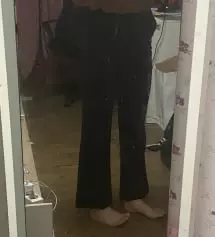 그냥 바지 자체가 편해요 ! 155살려고 했었는데 150사기를 잘한거같아요
