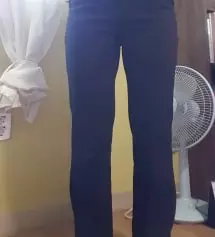 살이쪄서 편하게 입을 바지를 찾고있었는데 생각했던거보다 편하고이뻐요~!!! 허벅지는