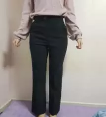 저는 키 161에 몸무게 51~52고요 골반 엉덩이 윗허벅지가 완전 커서 온라인으로 바지를