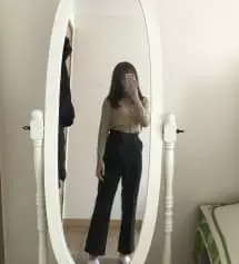 주문한지 하루만에 와서 너무 좋았구 사이즈도 딱 맞게 사서 이쁘게 입네여😄 다리도 길