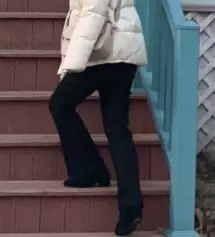 후기에서 한 사이즈 작게 사라는 말도 있어서 xs시켰는데 허리부분이 많이 조여서 s로 