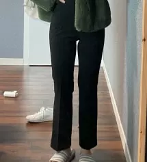 다리가 긴 체형이라 155cm로 샀더니 길이가 조금 애매해요 ㅠㅠ
