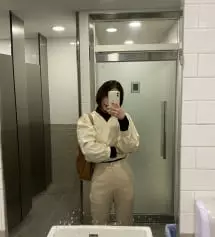 허리는 옷을 넣어 입으면 입을 수 있을 정도인데 허벅지 통이 좀 커서 안에 꼭 기모레깅