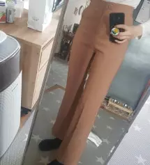 이 바지는 ... 모카베이지 샀는데 이 색상이 왔길래 고고싱이 잘못보낸줄 알았더니 제가