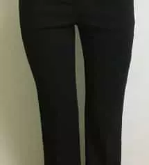 M 품절돼서 S샀는데 골반부분이 좀 쪼이는 느낌이 있네요 ㅠㅠ 그래도 핏이 너무 예쁘게