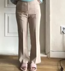 제가 먼저 이 바지를 구매하고 넘 맘에 들어서 엄마도 사드렸는데 넘 만족하시고 좋아했