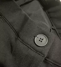 단추가 부셔져잇는데 입는데 지장없어서 단추만 나중에 사다가 갈아끼우고 입을 예정이