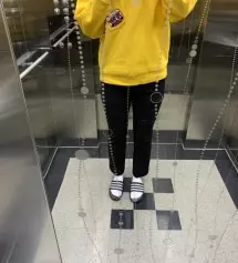 배송은 한달 좀 넘게 걸렷어요ㅠㅠㅠ그리고 이거 시키고 살이 5키로 찌는 바람에 허벅지