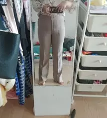 예뻐요~ 편하고 잘 맞아요. 검정슬랙스를 하나 사 보고 마음에 들어서 다른 슬랙스를 하