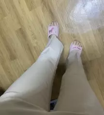 겨울모찌 슬랙스 검정삿었는데 너무 잘늘어나고 m살껄 할정도로 컸었는데 이건 딱 맞네