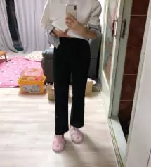 스판 쫜쫜해서 편해요 하이웨스트라서 다리도 길어보이고 기본 베이직이라 언제 어디서