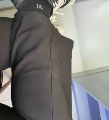 종아리부분이 쭈굴해보이긴하는데(특히 옆에서 보면 더 쭈굴합니다) 티는 잘 안납니다 