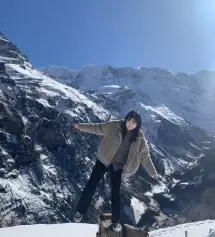 다리가 길어보이는 슬랙스
