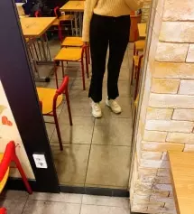 허리 밴딩 부분이 쫀쫀해서 허리 살이 많아도 딱 잡아줍니다. 부츠컷 느낌이라 종아리 