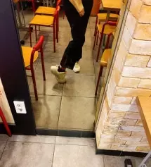 허리 밴딩 부분이 쫀쫀해서 허리 살이 많아도 딱 잡아줍니다. 부츠컷 느낌이라 종아리 