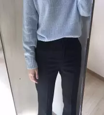 세미 부츠컷 핏이 정말 마음에 들어요! 데일리로 입기 적당한 바지인 것 같아요. 다음에