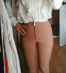 블라우스 정말 예쁘네요!! 고고싱에서 제일 잘나가는 슬랙스 브릭핑크 색상과 함께 입으