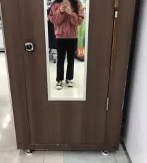 키가 156인데 다리가 짧은 편이라 평소 입던 바지랑 길이 비교한 후 150 m사이즈로 샀어