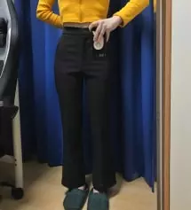 158/45 기준 길이며 핏이며 재질이며 어느 하나 흠잡을 것 없이 좋아요. 허리만 살짝 크