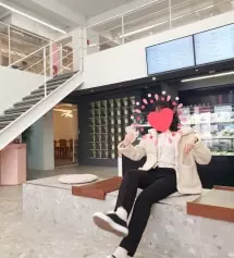 슬랙스가 너무 벙벙하면 오히려 더 말라보여서 안예쁘고, 그렇다고 딱 달라붙어서 스키