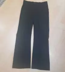 입으면 핏이 이뻐요. 하이웨스트라서 입으면 편하구요. 사이즈는 평소 입는 사이즈로 구