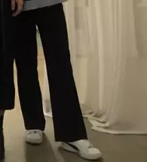 진짜 스판 최고고 너무편해서 요즘 이 바지만 입게돼요 ㅠㅠㅠ 평소 27인치 정도 입는데