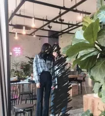 마른편이라 슬랙스 예쁘게 맞는 핏을 찾은 적이 없는데 요건 정말 이쁘네요ㅠㅜ 앞으로