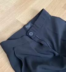 괜히 모찌가 아니에요 ! 진짜 입을때 착 감기고 !! 진짜 저 슬랙스 처음입어보는데 강추