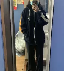 너무 마음에 들어요!!!!다리는 길어지는 것 같아요!!!배송도 참 빨라요...다른 색깔도 