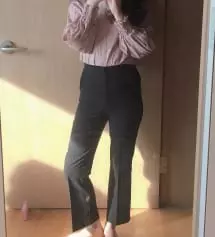 키 153에 43kg에 다리가 얇은 편이라 xs임에도 허벅지 부분은 조금 컸어요 ㅠㅠ 그래도