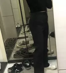 허리가 아주 약간큰데 괜탆아요 사이즈가 맞기 쉽지않은데 고고싱에서 사니간 바지가 잘