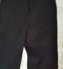 소재가 탄탄하고 신축성이 좋아요. 옷 핏이 차르르 떨어져서 예쁩니다. 특히 허리 부분