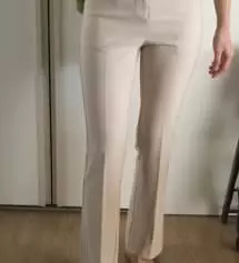 입자마자 든 생각은 와 안 입은것 같다? 슬랙스가 이렇게 편하긴 또 처음이네요!  친구