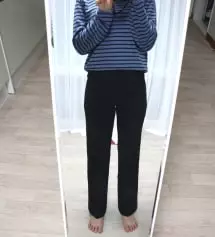 슬랙스치고 나름 편해요! 아무래도 스판끼가 있어서 움직이거나 걸을 때 불편하지가 않