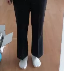 하체에 살이 좀 많은 편이라 L로 샀는데 허벅지 부분이 약간 널널하게 맞아서 좋았어요