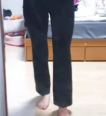 원래 M사이즈 입는데 신축성 좋아서 S로 샀는데 맞아요
