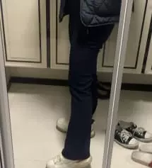 검은색 모카색에 이어서 네이비도 샀습미다!!!!! 편하고 예뻐요 잘입을게요 다른 색도 