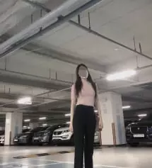 클까봐 걱정했는데 잘 맞아요 길이가 너무 긴게 싫어서 오리지널로 샀는데 딱 복사뼈까