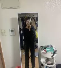 네이비랑 블랙 두개 시켰는데 허리도 잘 잡아주고 딱 제가 좋아하는 바지 핏이라서 애용