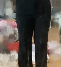 진짜 너무편해됴 ,,, 원단도 톡톡하고 핏도 너무 예뻐요 !! 키가작아서 바지 잘 안사는