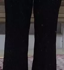 신축성도 좋고 넉넉해서 편하게 입기 좋아요 좀 더 얇은 버전으로도 나오면 좋을 것 같