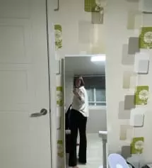 다리엄청길어보여요! 청바지입을땐 못느꼈는데 이 바지는 뒷주머니가 없어서 그런가 허