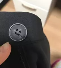 단추 실밥도 이래서 제가 다시 해야할거 같네요 
