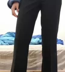 슬랙스는 발목을 완전히 덮는 기장으로 구매하고 싶었는데 이 제품이 제가 원하던 핏이