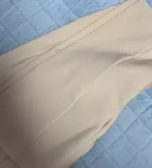 기대 이상이에요! 베이지색 슬랙스가 필요했는데 핏도 날씬해 보여서 좋고 재질도 나쁘